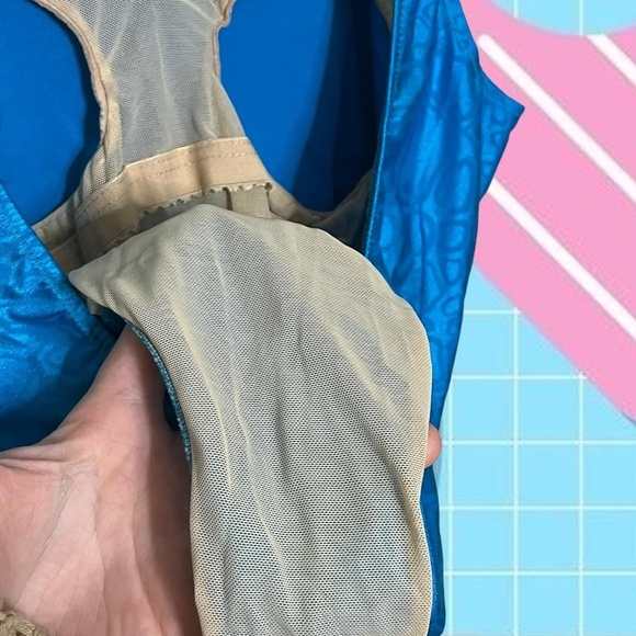 80s vintage blue one piece swimsuit with a ruched sides. NO DRY ROT IN ELASTIC - Picture 3 of 5